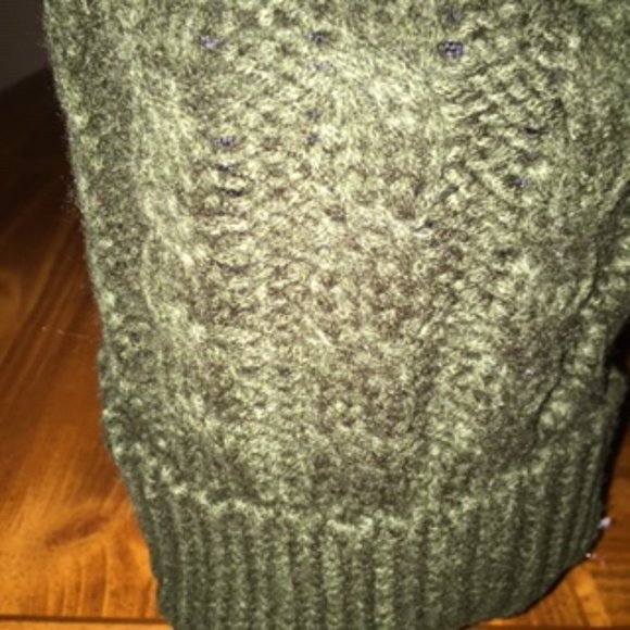 JUST COZY KNIT HAT BONNET.  ONE SIZE FITS.  COLOR: GREEN - Picture 2 of 3